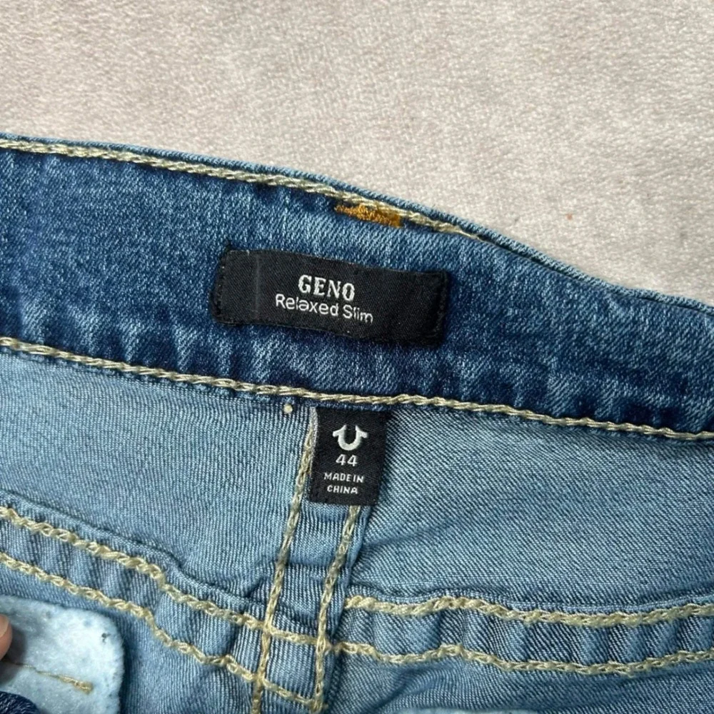 True Religion Geno Relaxed Slim Blue Jeans Mens 44 Medium Wash Flap Pocket Denim